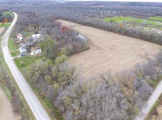 5900 Old River Rd, Ely, IA 52227