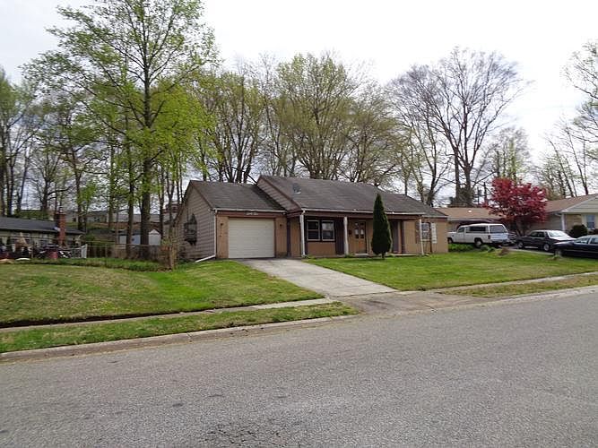 1st image of 62 Executive Ln