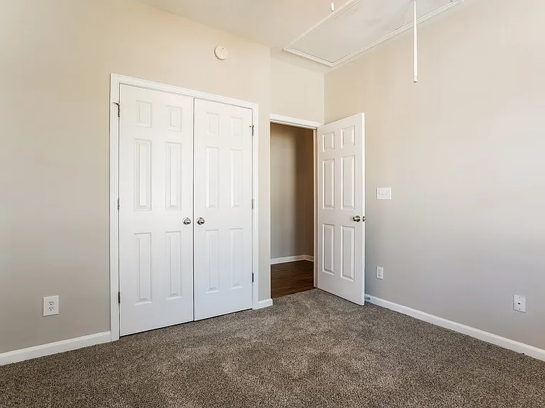 236 Haywood Ln — Photo 12