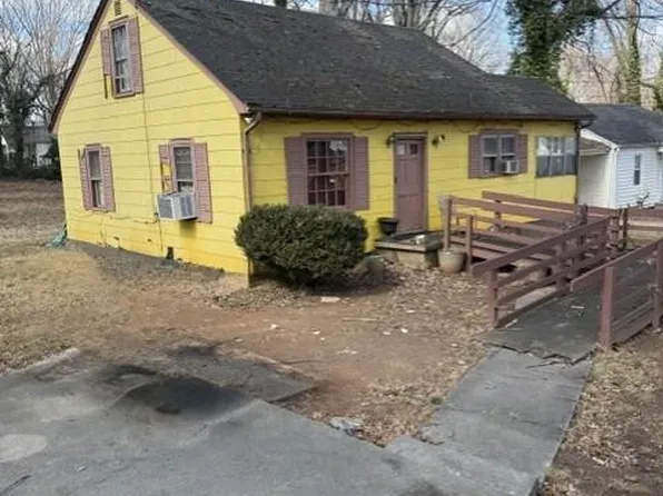 3858 Leo St, Winston Salem, NC 27105