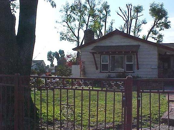 5th image of 953 Densmore St