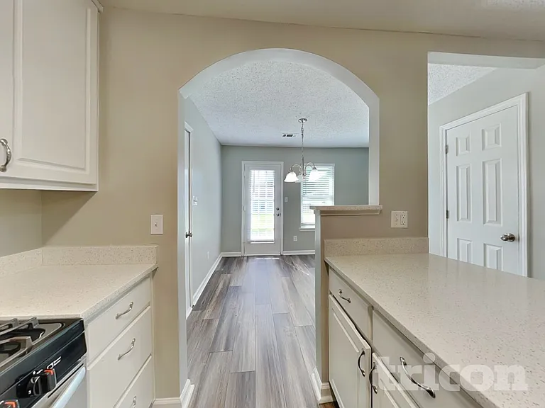 605 Tramore Ct — Photo 5