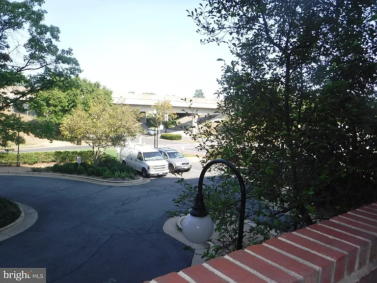 545 E Braddock Rd #101 — Photo 10