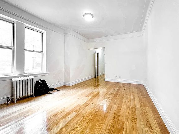 3rd image of 117 W 13th St APT 46