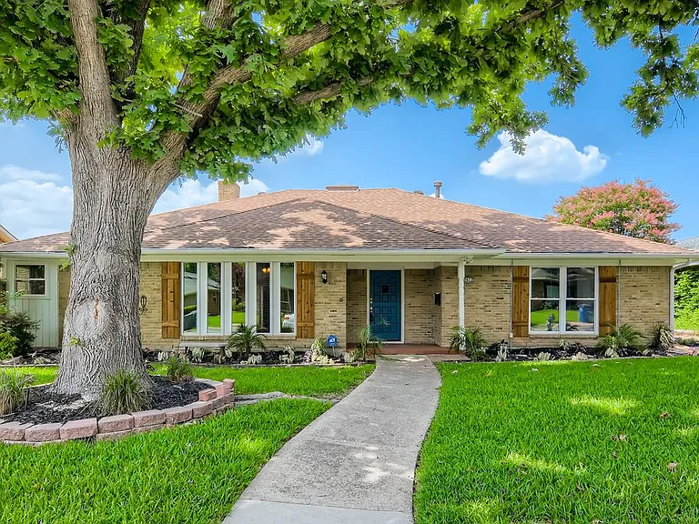 7417 La Sobrina Dr — Photo 1