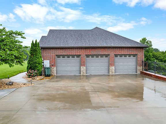 4th image of 1662 S Timber Lake Drive