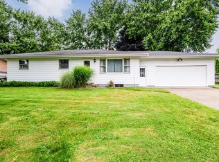 6010 Bonanza Dr, Stevensville, MI 49127