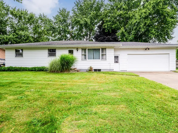 6010 Bonanza Dr, Stevensville, MI 49127