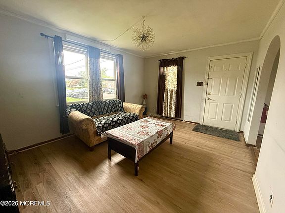 4th image of 98 Belshaw Avenue