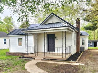3722 W Wolf Lake St, Wolflake, IN 46796