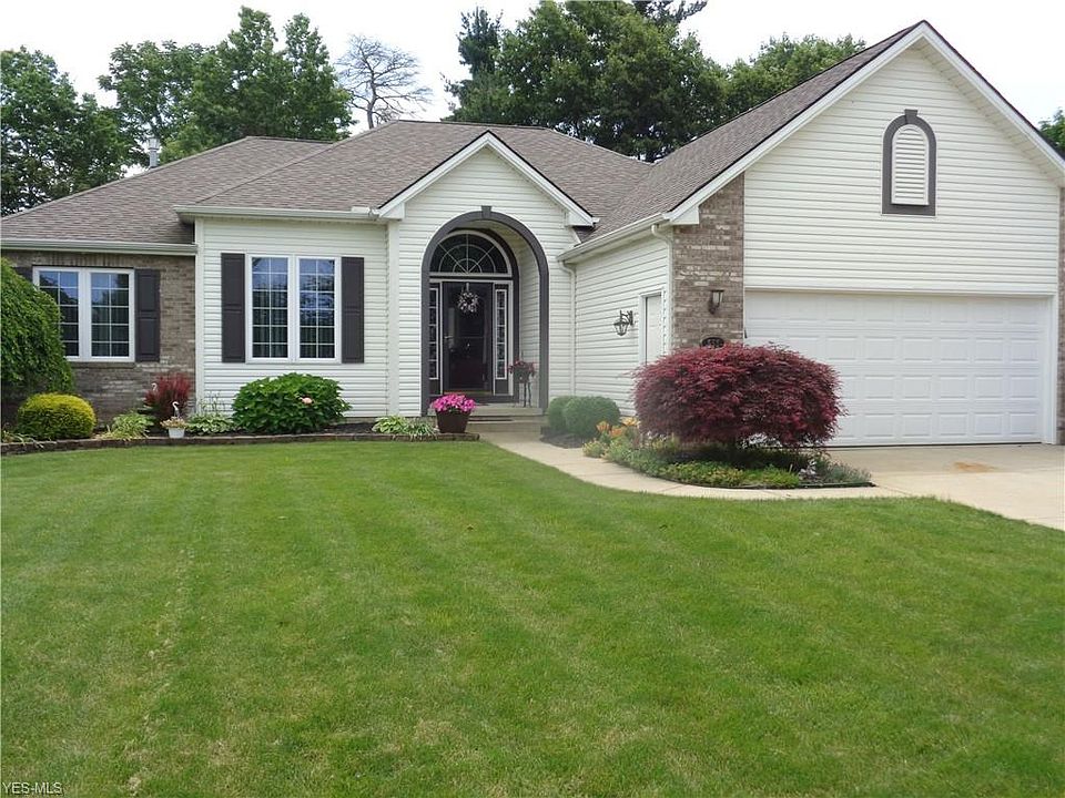 1st image of 553 Lauren Ln