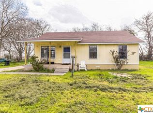 197 Skycrest Dr, Martindale, TX 78655