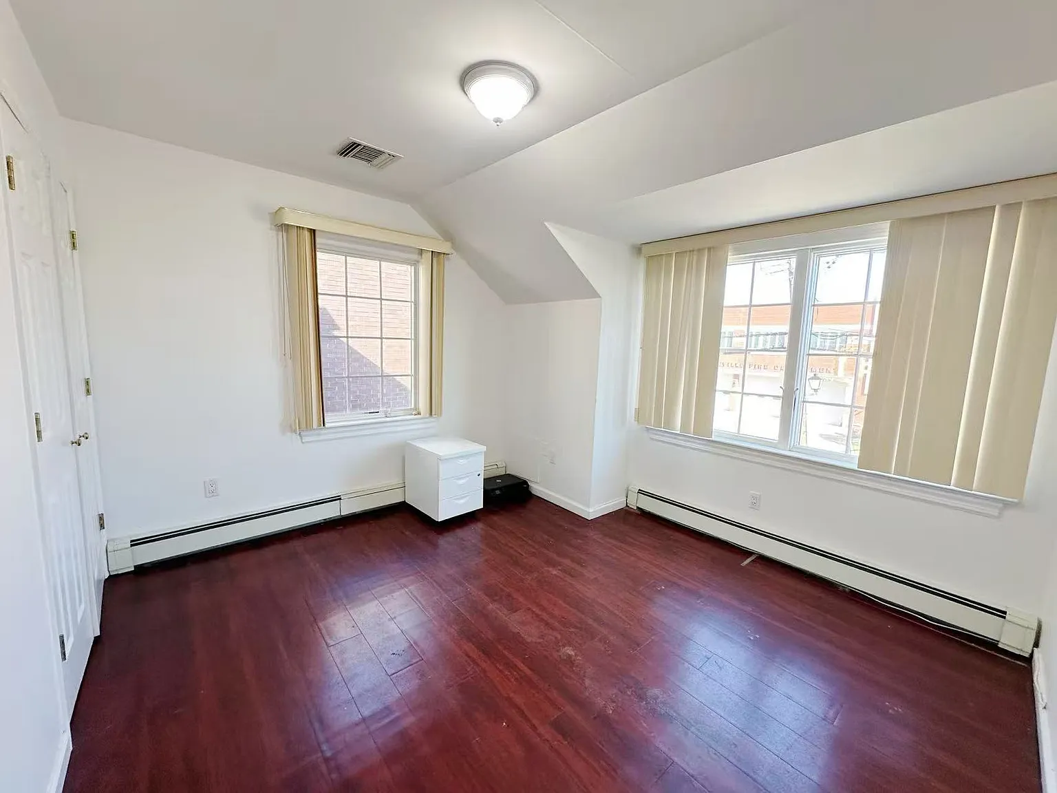 2 bed, $3,300 — Photo 2