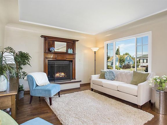 Elegant fireplace, oak floor