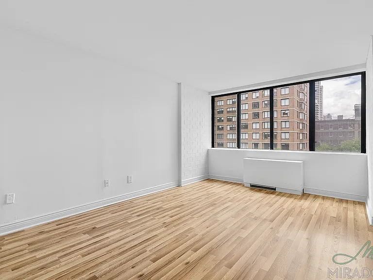 153 E 32nd St #6G — Photo 1