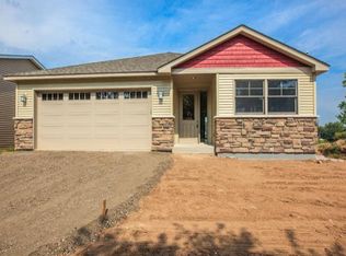 1575 Christie Pl, Saint Paul, MN 55106