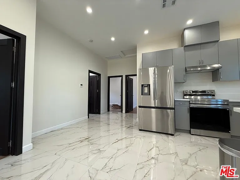 5822 Denny Ave — Photo 6
