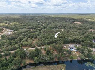 2220 W Springlake Dr, Dunnellon, FL 34434