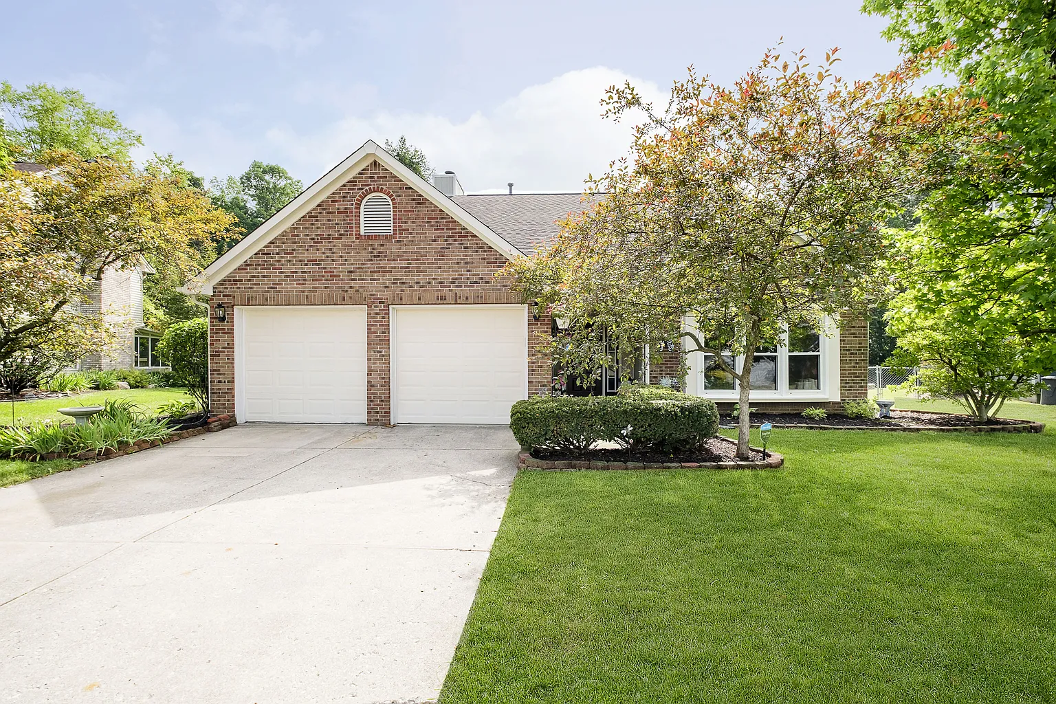 7655 Lippincott Way photo 1