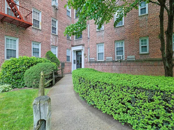 780 Bronx River Road #A16, Bronx, NY 10708