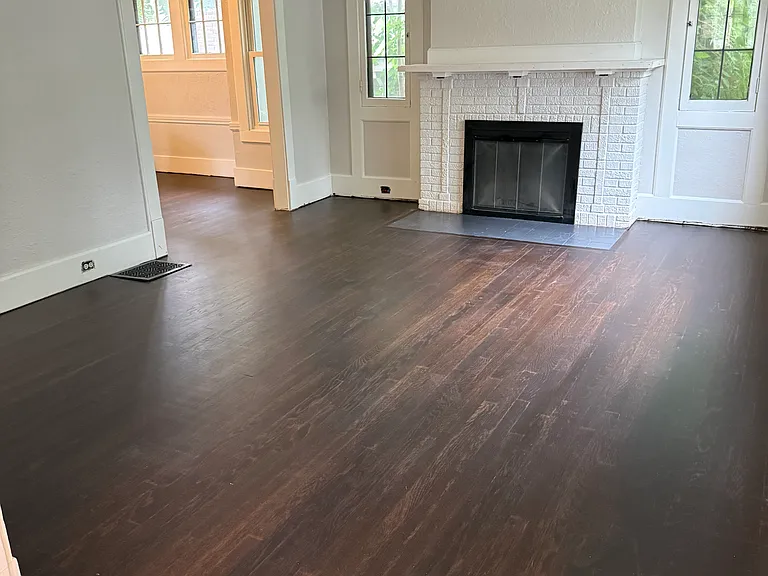 1215 Thomas St SE — Photo 2