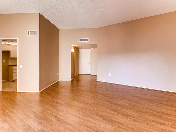 5th image of 10949 W Coggins Dr