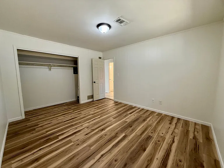 300 Olive St — Photo 23