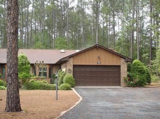814 Myrtlewood Ct, Southern Pines, NC 28387