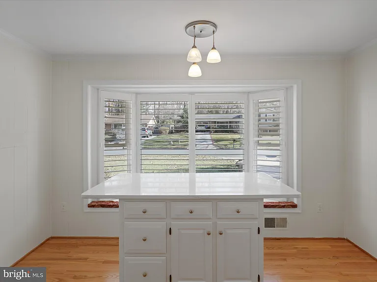 5200 Holden St — Photo 17