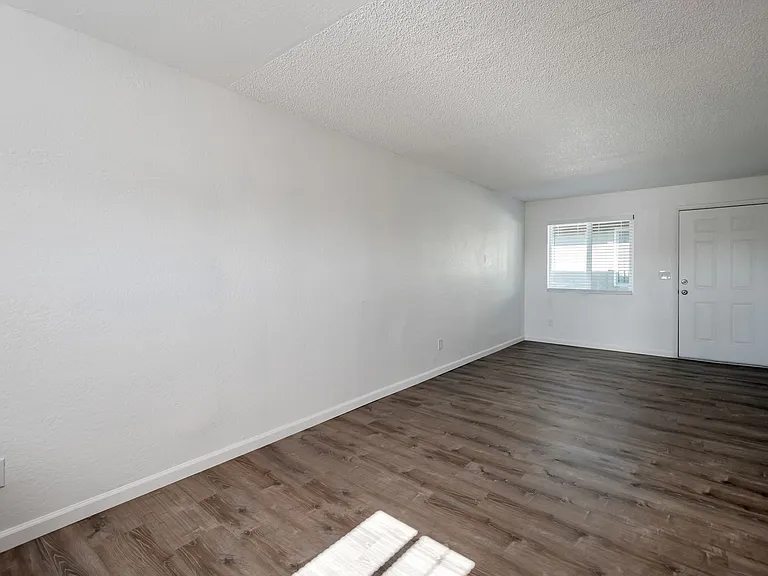 2234 W Hazelwood St — Photo 47
