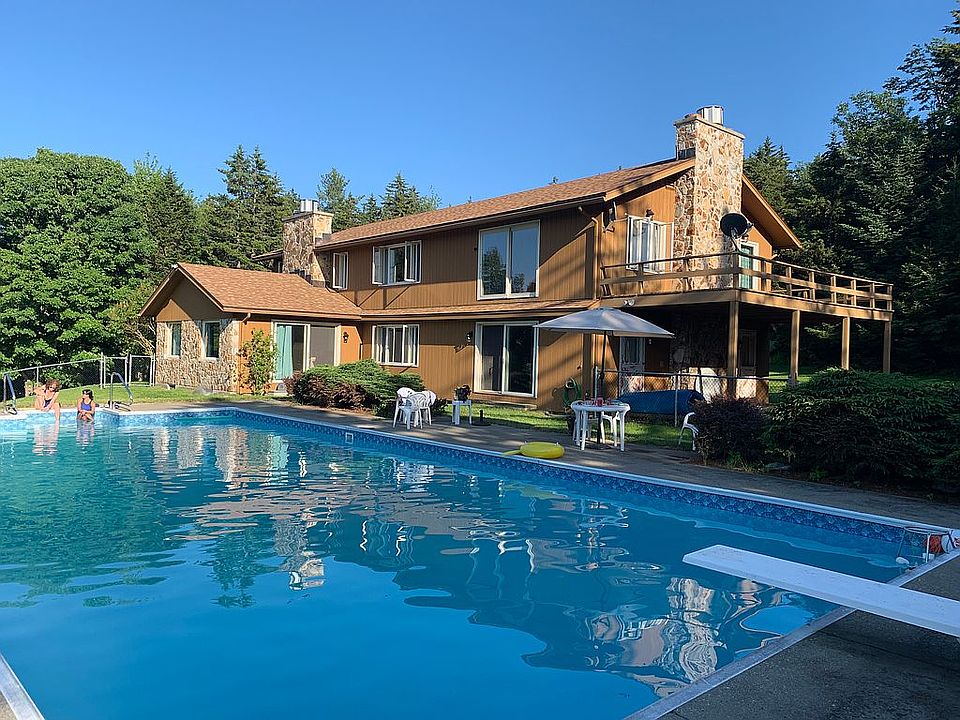 Rear of house by pool