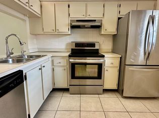 10525 NW 11th St #103, Pembroke Pines, FL 33026