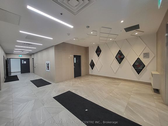 3rd image of 1 Wellington St #418