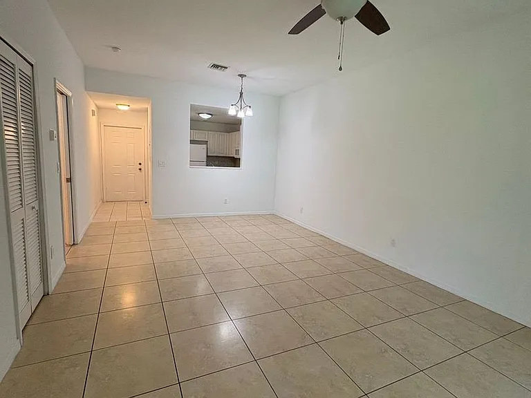 509 SE 6th Pl — Photo 5
