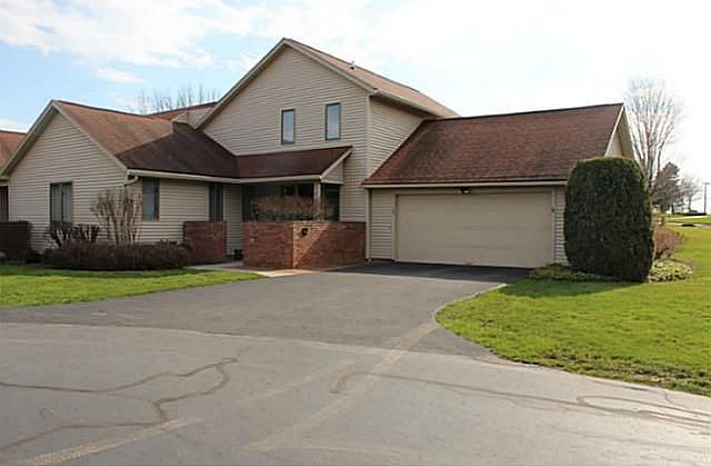 1st image of 12 Stonington Dr