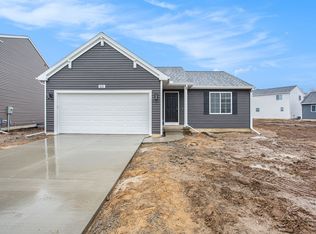 2204 Macatawa Ln, Waterford, MI 48327