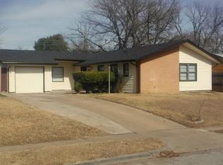 2123 Greenway St, Arlington, TX 76010