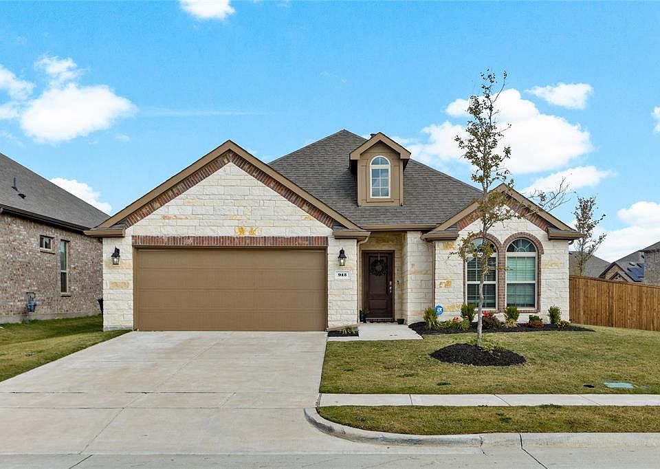 1st image of 913 Brittany Dr