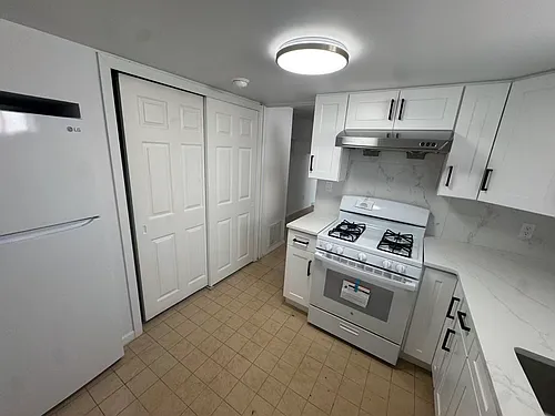 68 Bartow St #BASEMENT Photo 1