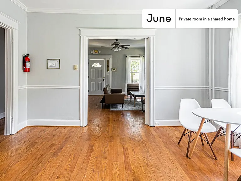 1214 Michigan Ave NE #D — Photo 9