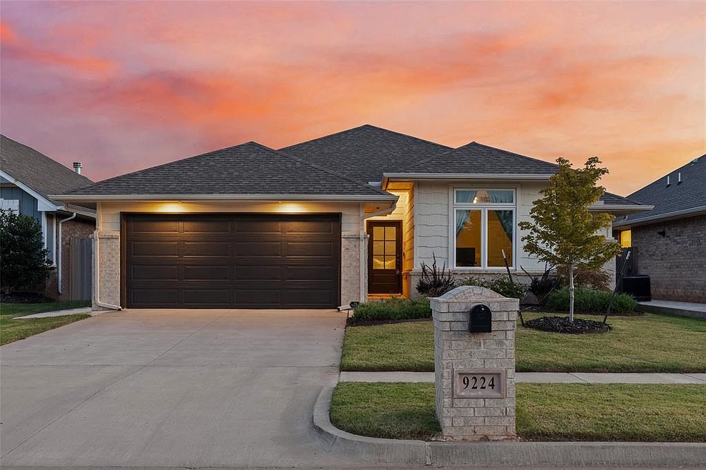まー 9224 NW 91st St, Yukon, OK 73099 | Zillow