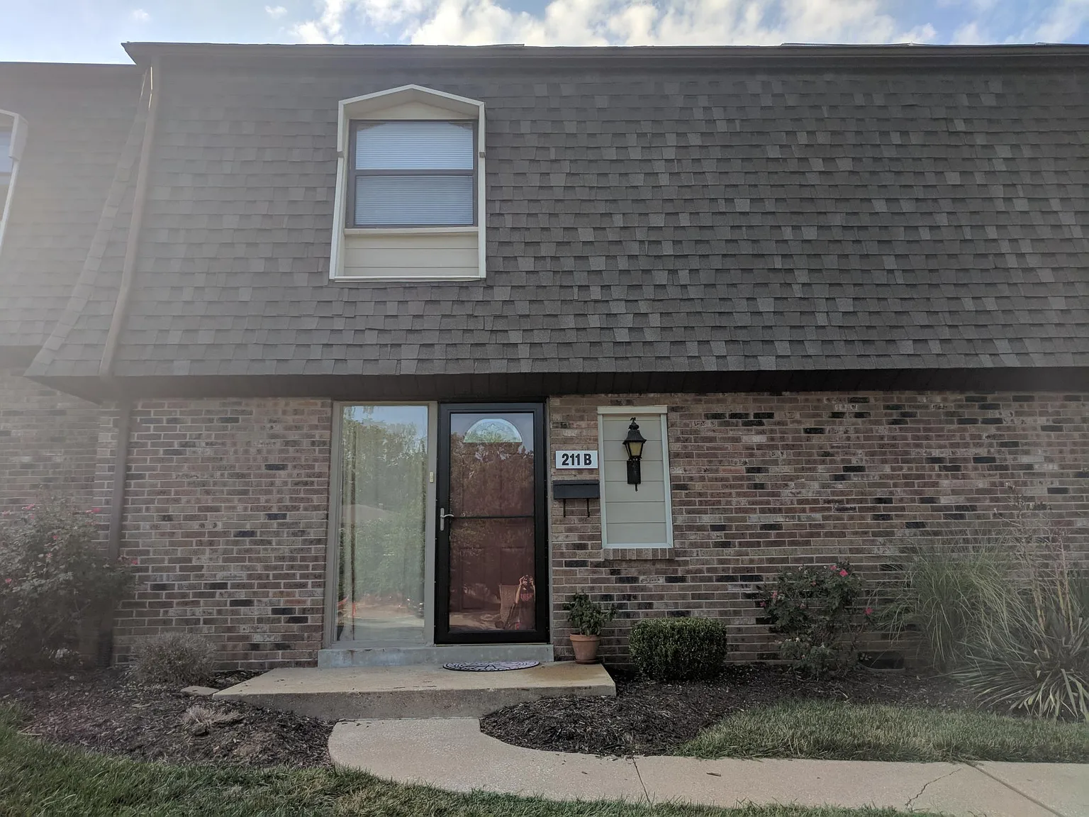 211 Braeshire Dr APT B photo 1