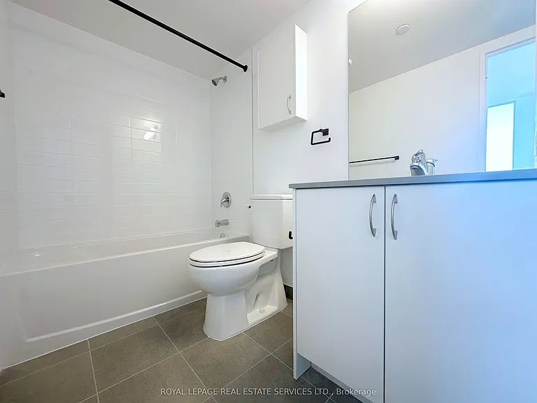 2 River Plate St #1001 — Photo 9