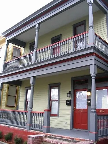 1417 Barnard St Photo 1
