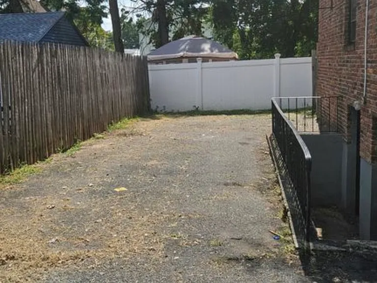 1599 Oliver St #B — Photo 6