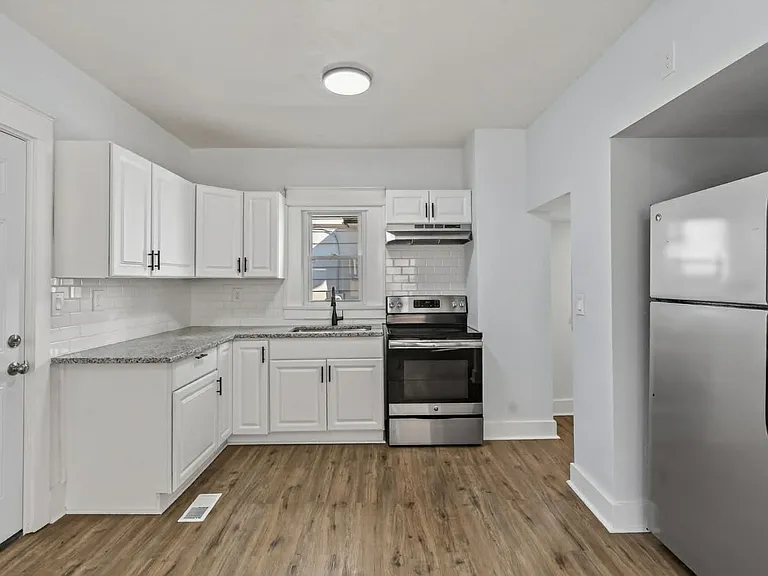 3414 Park Ave — Photo 8
