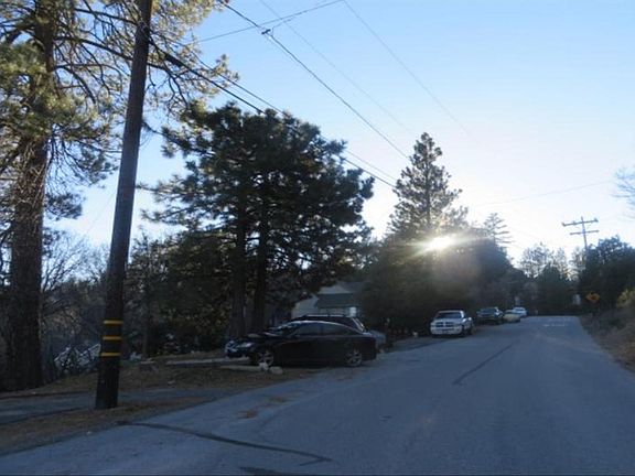 4th image of 975 Nadelhorn Dr