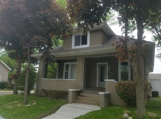 627 8th St, Peru, IL 61354