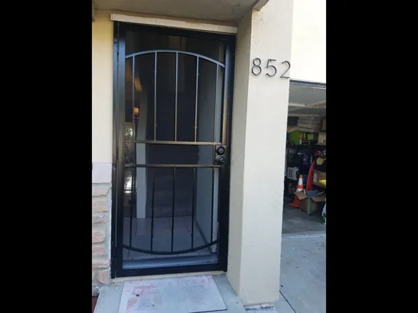 852 Raintree Pl, Vista, CA 92084