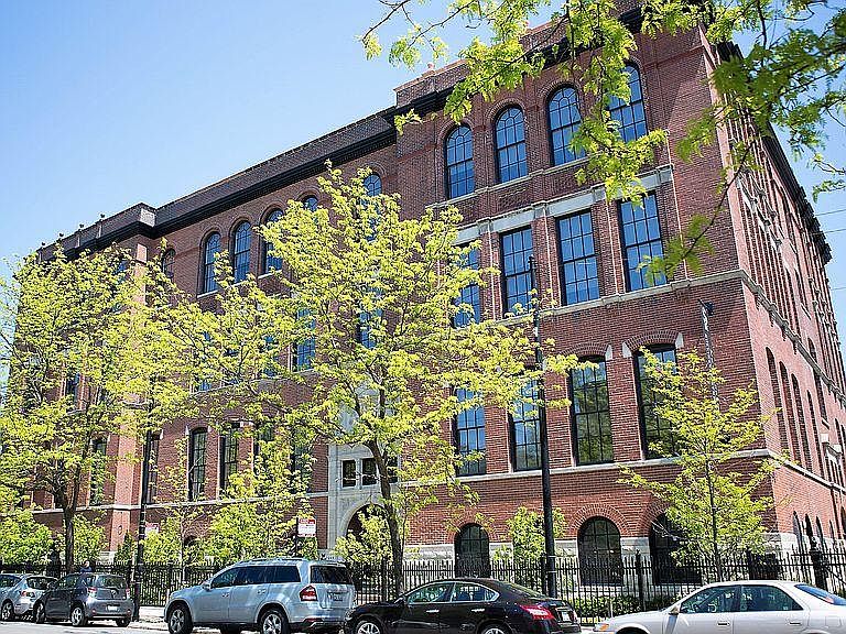 1st image of 1862 N Sheffield Ave #203